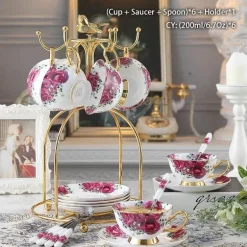 Elegantes Teeservice aus Knochenporzellan – Teekanne, Tassen, Untertassen, Zuckerdose, Krug