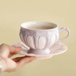 Elegantes Teeservice aus Porzellan – Teekanne, Tassen, Untertassen, Kaffeekanne für Partys