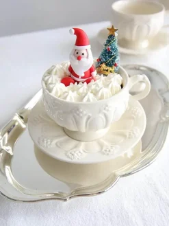 Elegantes Teetassen- und Untertassen-Set „French Garden“ aus cremefarbener Keramik