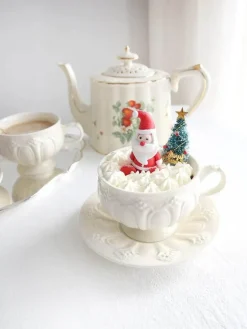 Elegantes Teetassen- und Untertassen-Set „French Garden“ aus cremefarbener Keramik