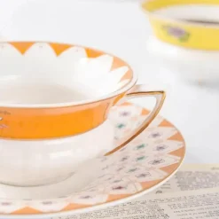 Elegantes Teetassen- und Untertassen-Set aus Bone China – Floral Coffee Essentials
