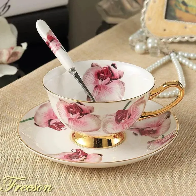 Elegantes Teetassen-Set aus Bone China – 200 ml Kaffeetassen für ein romantisches britisches Café