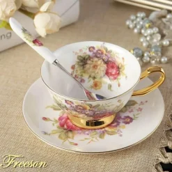 Elegantes Teetassen-Set mit Blumenmuster – Premium Bone China mit Untertasse und Löffel