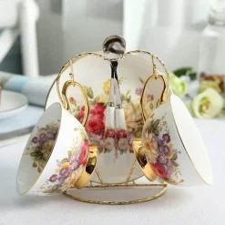 Elegantes Teetassen-Set mit Blumenmuster – Premium Bone China mit Untertasse und Löffel