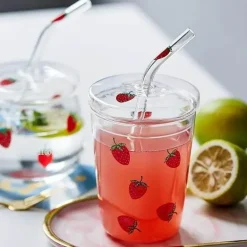 Erdbeerglasbecher – süßes hitzebeständiges Trinkgefäß mit Strohhalm, 300–350 ml