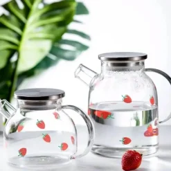 Erdbeer-Glasbecher mit Strohhalm und Deckel – Klarer, hochwertiger Wasserbecher für Milch und Saft