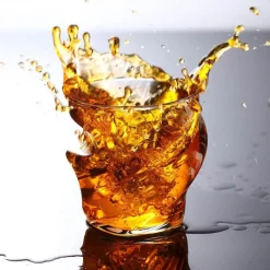 Eris Twisted Motion Becher