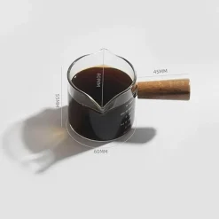 Espressokanne aus Glas mit Doppelauslauf und Holzgriff
