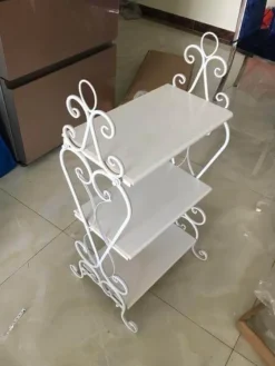 Europäisches Bücherregal aus Eisen – stilvolle, geerdete Wohndekoration