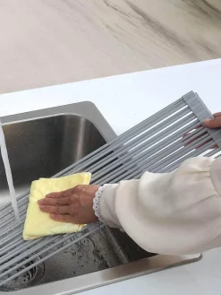 Faltbarer Abtropfständer für die Spüle – platzsparender Küchen-Organizer