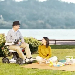 Faltbarer Elektrorollstuhl - Moderner Mobilitätsroller