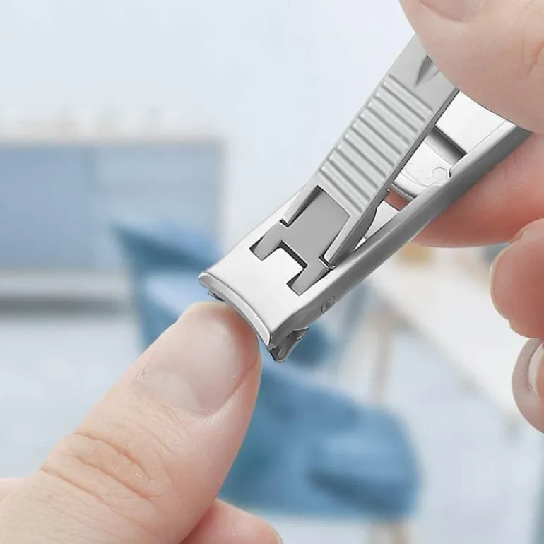 Faltbarer Nagelknipser aus Edelstahl – 3-in-1-Pflegewerkzeug