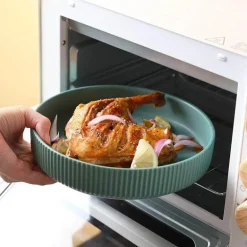 Farbenfroher Essteller aus Keramik – Stilvolles Geschirr für alle Gelegenheiten