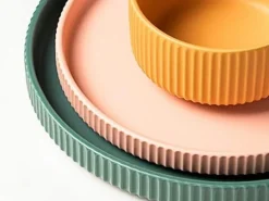 Farbenfroher Essteller aus Keramik – Stilvolles Geschirr für alle Gelegenheiten