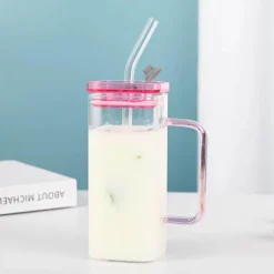 Farbige Glasbecher mit Strohhalm – Lustiges Trinkgeschirr-Set