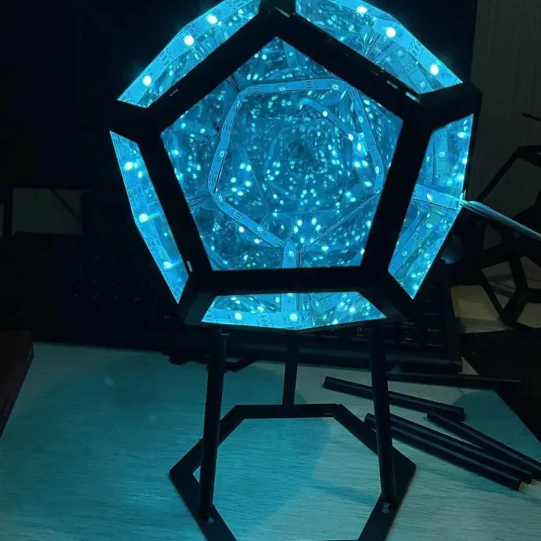 Farbwechselnde LED-Dekolampe – Artsy Home Akzentlicht