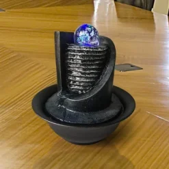 Feng Shui-Springbrunnen – Dekoratives Wasserspiel aus Kunstharz für den Innenbereich