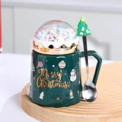 Festliche Weihnachtstasse mit Deckel und Löffel – Weihnachtskaffeetasse als Geschenk