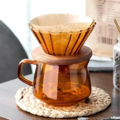 Filterkaffeekanne und Tassenset – Zubehör für die Einzelportion-Kaffeezubereitung