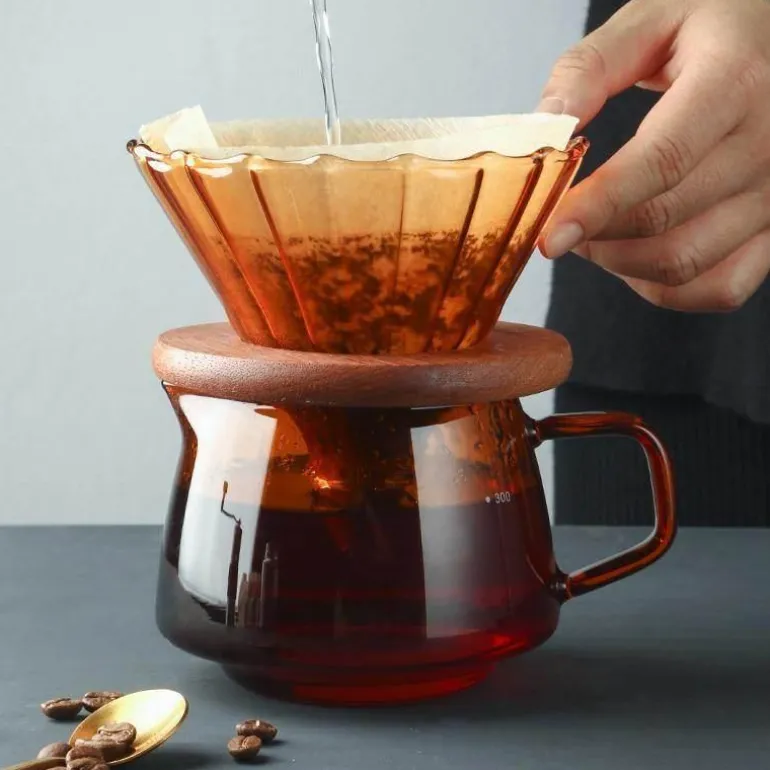 Filterkaffeekanne und Tassenset – Zubehör für die Einzelportion-Kaffeezubereitung