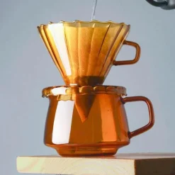 Filterkaffeekanne und Tassenset – Zubehör für die Einzelportion-Kaffeezubereitung