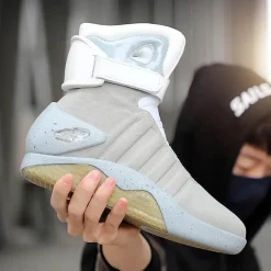 Futuristische LED-Partystiefel – wiederaufladbare Leuchtschuhe