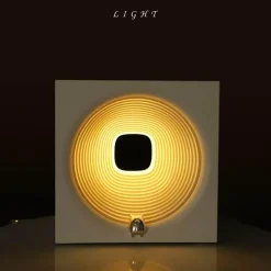 Futuristischer Audio-Lautsprecher – Kreatives Shuttle-Design