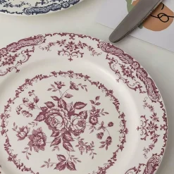 Geblümter Essteller - Keramikgeschirr mit Rosendruck