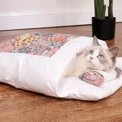 Gemütliches japanisches Katzenbett – entzückender Schlafplatz für Haustiere