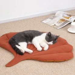 Gemütliches Katzenbett – Bequemes Haustierbett in Blattform für Katzen