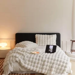 Genevieve Pelz-Überwurfdecke – weiche, gemütliche Dekodecke