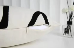 Geometrisch bestickter Kissenbezug - Schwarz Weiß Beige Wildleder Canvas