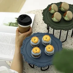 Geometrischer Tortenständer – Kreative Dessertpräsentation