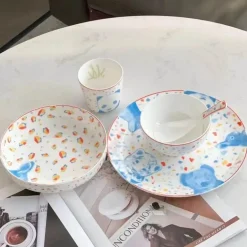 Geschirrset aus Bone China für Kinder – Teller, Schüsseln, Geschenk für die Kleinen