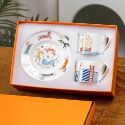 Geschirrset aus Bone China für Kinder – Teller, Schüsseln, Geschenk für die Kleinen