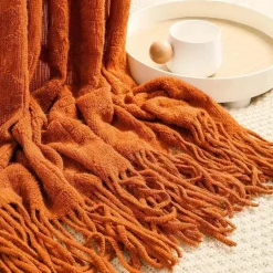 Gestrickte Sofadecke – gemütlicher, einfarbiger Überwurf für Zuhause und unterwegs