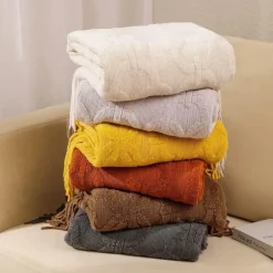 Gestrickte Sofadecke – gemütlicher, einfarbiger Überwurf für Zuhause und unterwegs