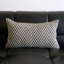 Gewebte Kissenbezüge aus Wolle zum Häkeln - Schwarz-Weiß-Wohndekor