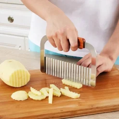 Gewellter Kartoffelschneider - Pommes-Frites-Zerkleinerer aus Edelstahl, Gemüseschneider