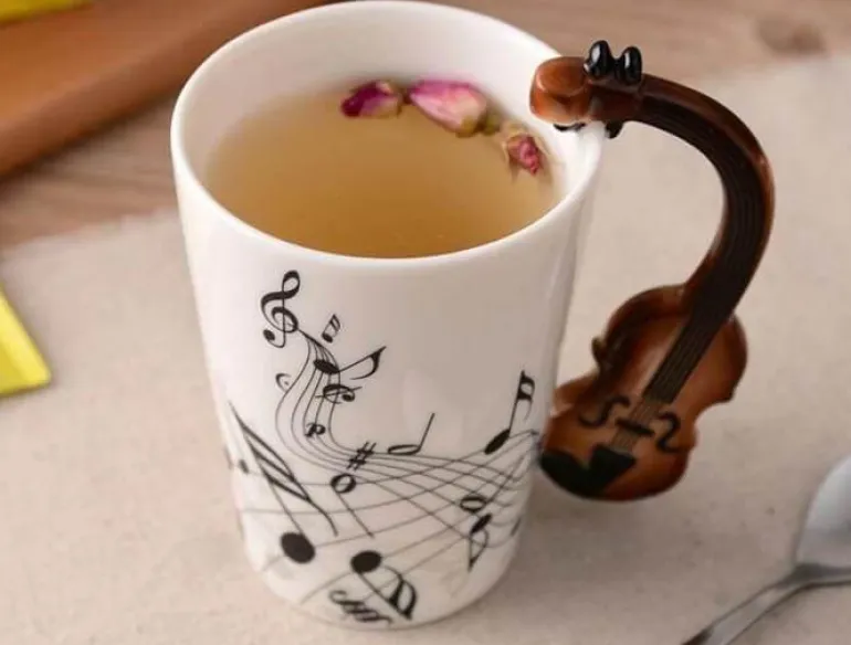 Gitarrentasse – Keramik-Kaffeetasse für Musikliebhaber