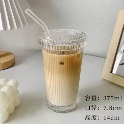 Glasbecher mit japanischem Streifenmuster und Strohhalm – ideal für Kaffee, Tee und Geschenke