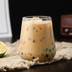 Glasbecher-Set mit Deckel und Strohhalm – vielseitiges Trinkgeschirr für Tee, Kaffee, Saft und Milch