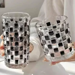 Glasbecher-Set mit Rattanrahmen – Elegantes Trinkgeschirr-Geschenkset