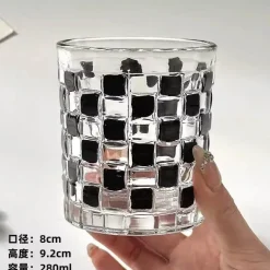 Glasbecher-Set mit Rattanrahmen – Elegantes Trinkgeschirr-Geschenkset