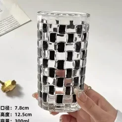 Glasbecher-Set mit Rattanrahmen – Elegantes Trinkgeschirr-Geschenkset