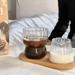 Glasbecher-Set mit vertikalen Streifen – Tassen für Kaffee, Tee, Saft und Milch