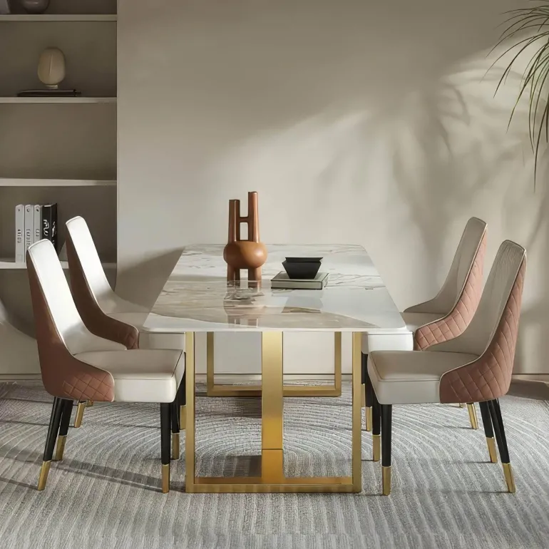 Gold Grandeur Esstisch – Elegantes Design