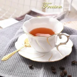 Gold Wave Teetassen-Set – 200 ml hochwertiges Trinkgeschirr aus Bone China