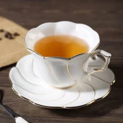 Gold Wave Teetassen-Set – 200 ml hochwertiges Trinkgeschirr aus Bone China