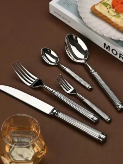 Goldfarbenes Edelstahl-Besteckset – 4-teiliges elegantes Essbesteck